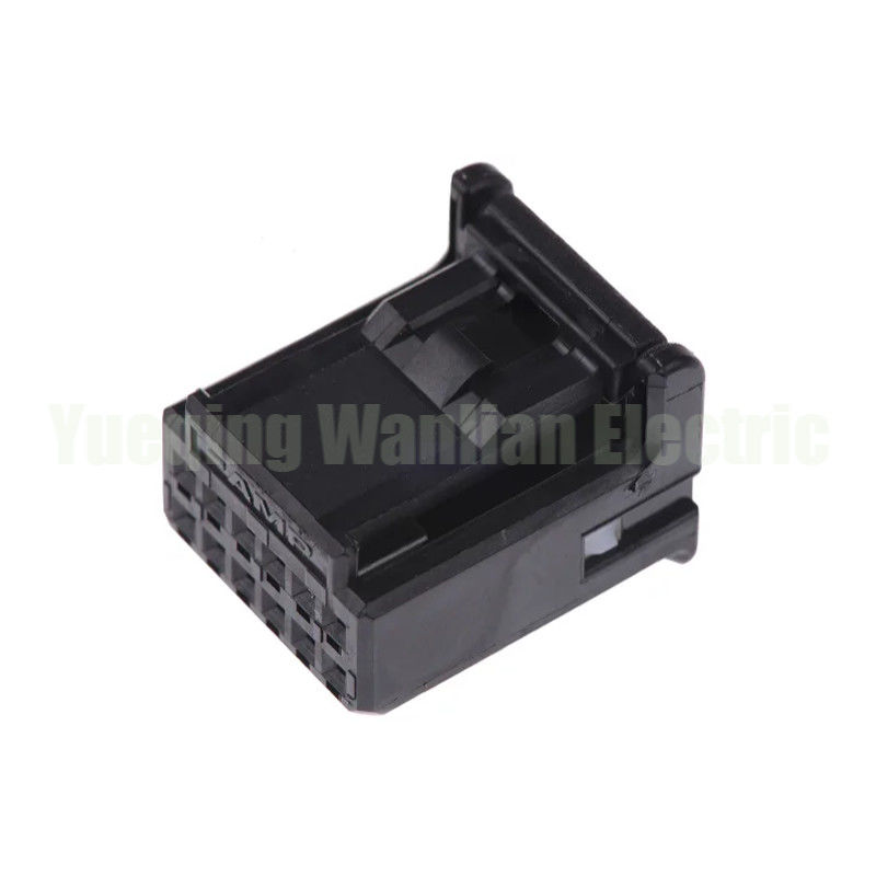 12 Pin 1379662-1 Otomotiv bağlantıları Araba okuma lambaları Harita Işık fişleri ile terminaller 0.7 Serisi
