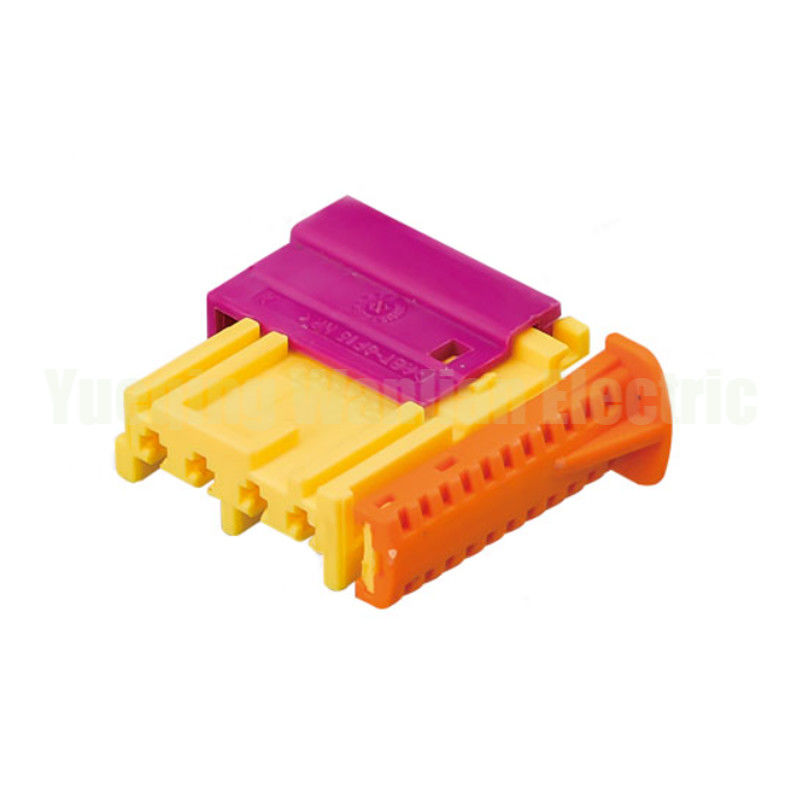 60203904 4 Pin Su geçirmez Otomobil Bağlantısı Sarı / Pembe Konut Tel Plug Kablo Bağlantısı