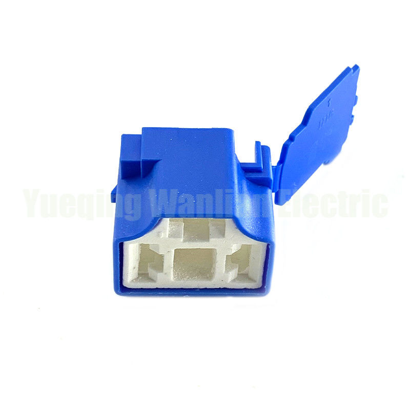 3 Pin H4-2B Seramik Araba Bağlantısı Otomatik Işık Lambası Sahibi Soket 7.8mm Lampa Fişi